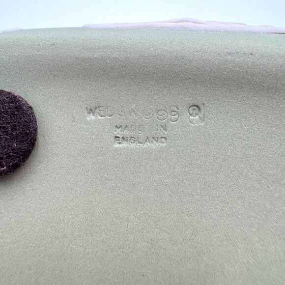 Wedgwood Jasperware Sage Green Square Lidded Trinket Box Angels Cherub Flowers - Picture 8 of 12